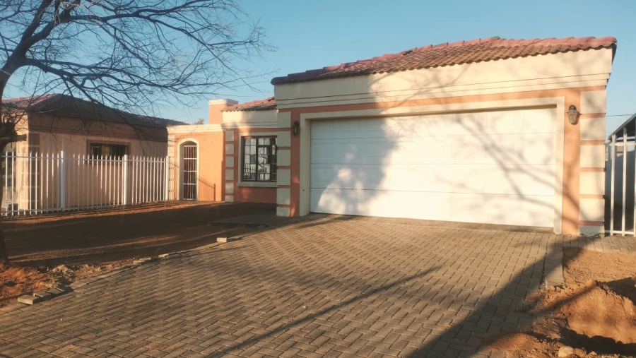 3 Bedroom Property for Sale in Mandela View Free State